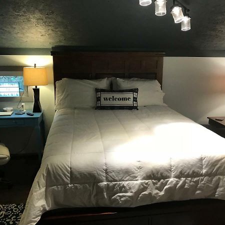 Ed & Rosie'S Place Hotell Black Mountain Eksteriør bilde