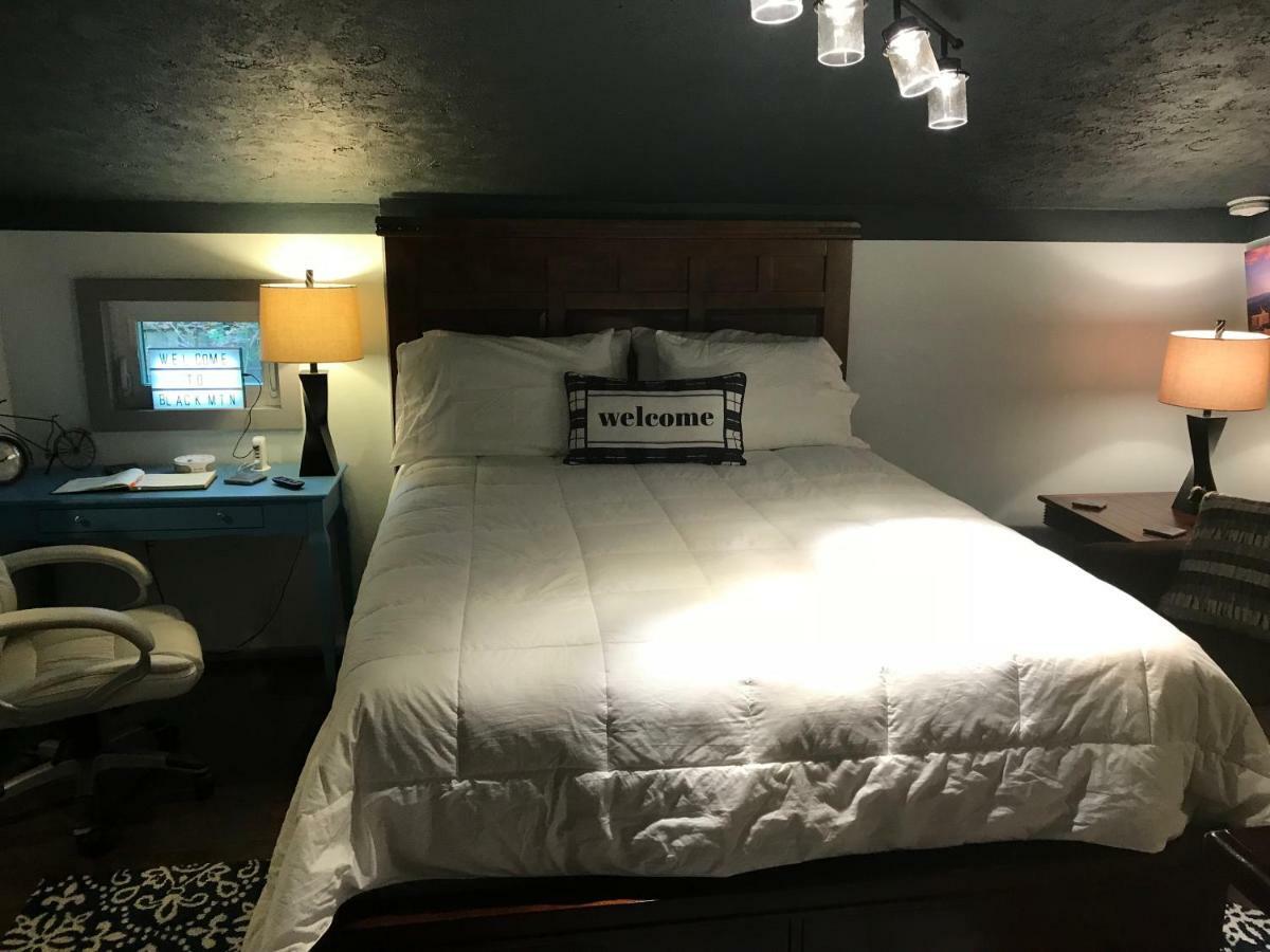 Ed & Rosie'S Place Hotell Black Mountain Eksteriør bilde